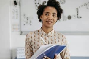 Beneficios Programas Educación Adultos NJ Passaic Cambio Carrera