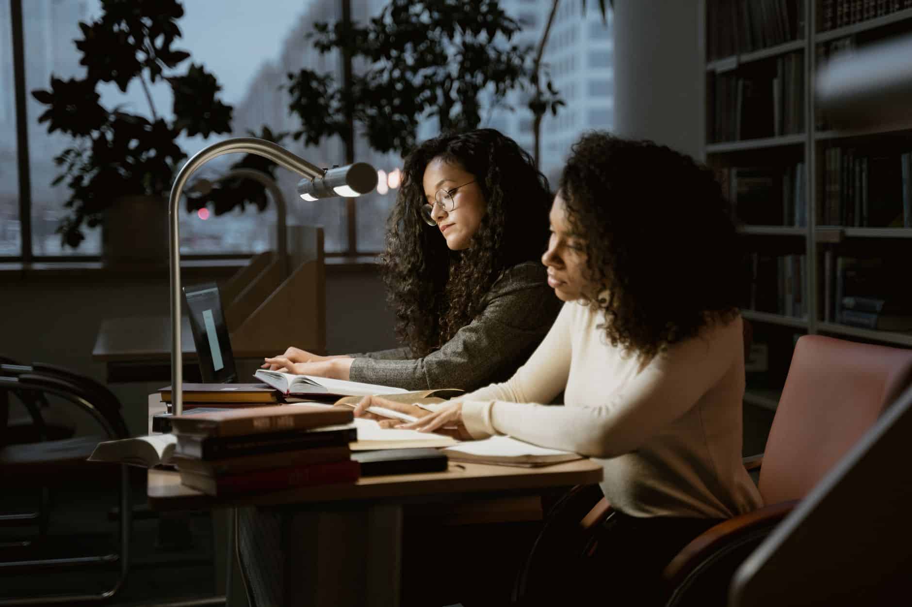 Ayuda Financiera Estudiantes Adultos NJ Clases Nocturnas Hackensack