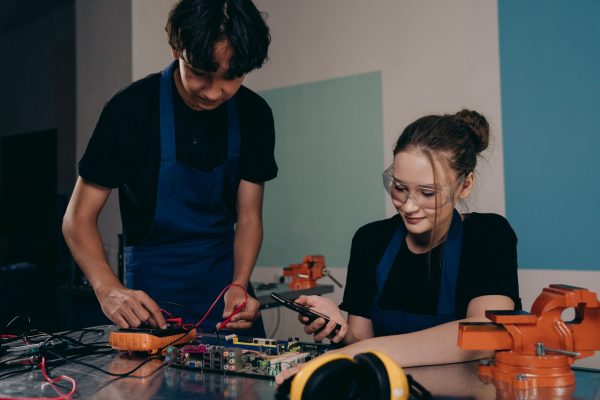 Formación Vocacional para Adultos en Union City, NJ | Mejora tu Trabajo